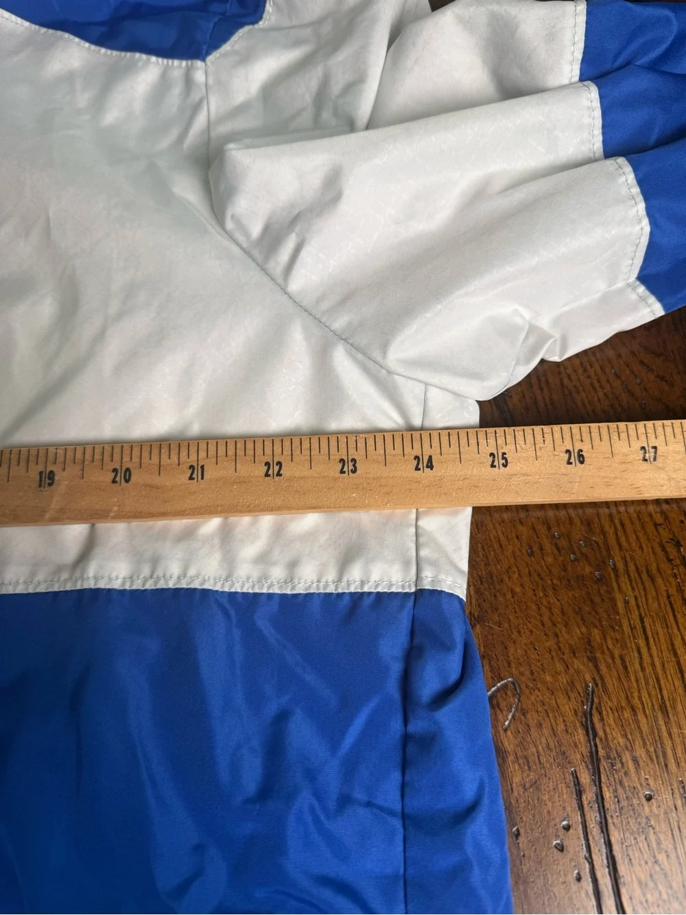 Holloway lightweight hooded